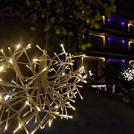 Hotel Villa Delibera Вараце Екстериор снимка