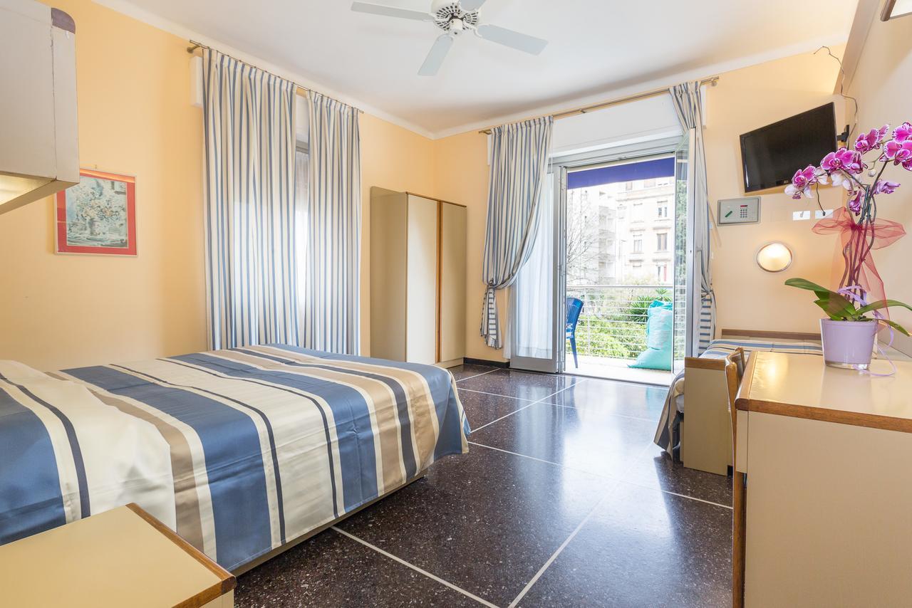 Hotel Villa Delibera Вараце Екстериор снимка