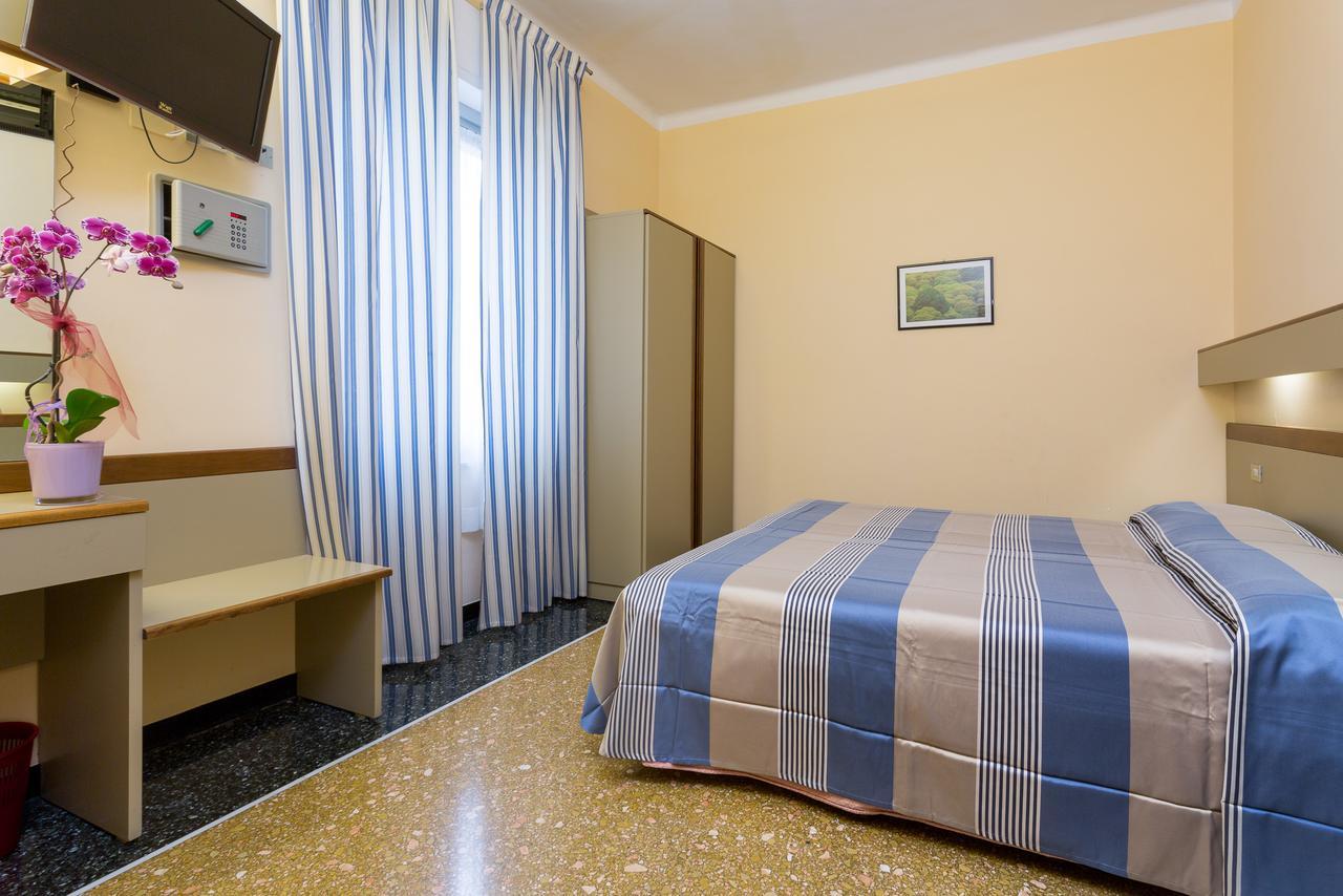 Hotel Villa Delibera Вараце Екстериор снимка