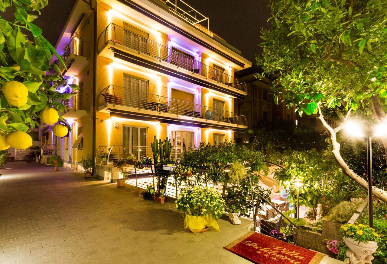 Hotel Villa Delibera Вараце Екстериор снимка